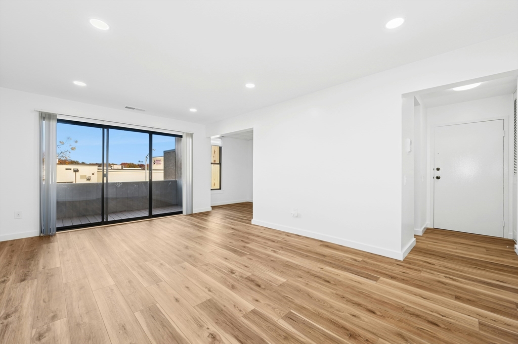 54 Shrewsbury Green Dr B