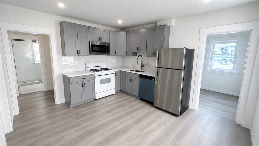 Photo of 17 Lowe St, Quincy, MA