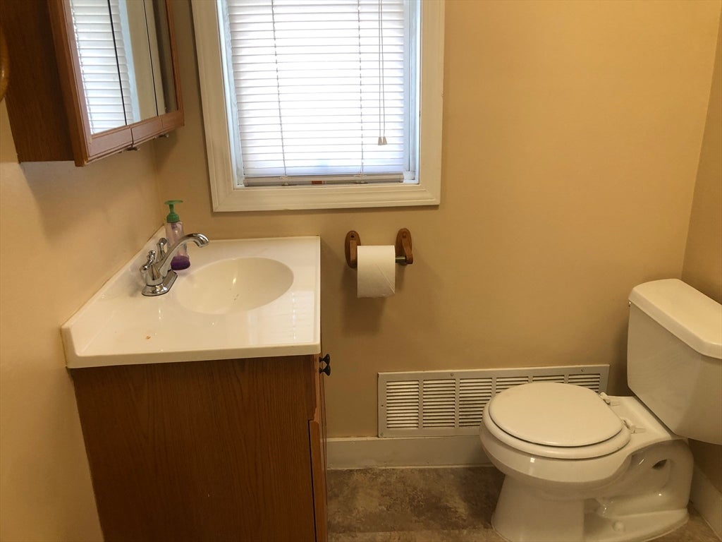 26 Jerome Pl, Leominster, MA, 26 Jerome Pl, Leominster, MA Photo #18