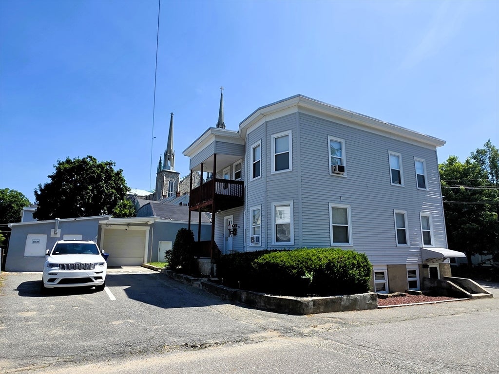 Photo of 26 Jerome Pl, Leominster, MA