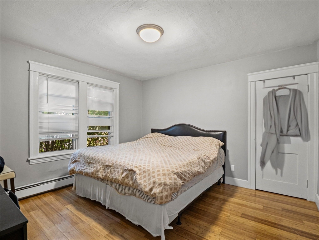 Worcester, Massachusetts 01607, United States, 4 Bedrooms Bedrooms, ,2 BathroomsBathrooms,Residential,Active,220866