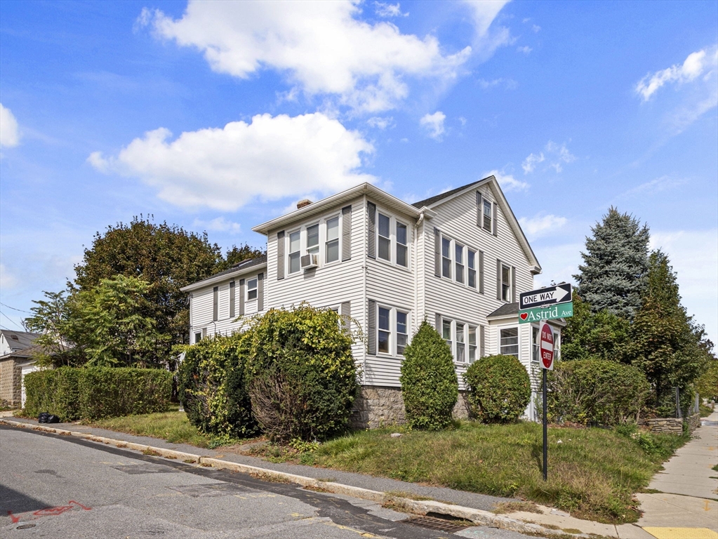 Worcester, Massachusetts 01607, United States, 4 Bedrooms Bedrooms, ,2 BathroomsBathrooms,Residential,Active,220866