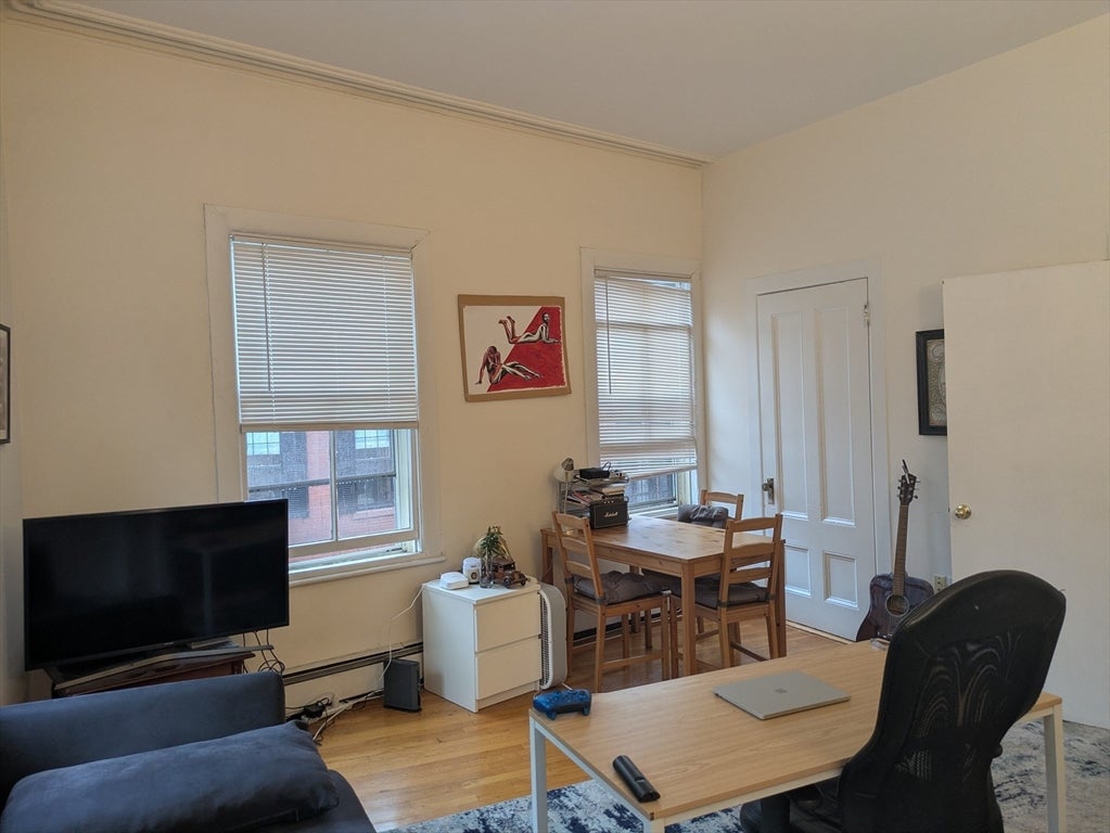 38 West Cedar St #2, Boston, MA Photo #2