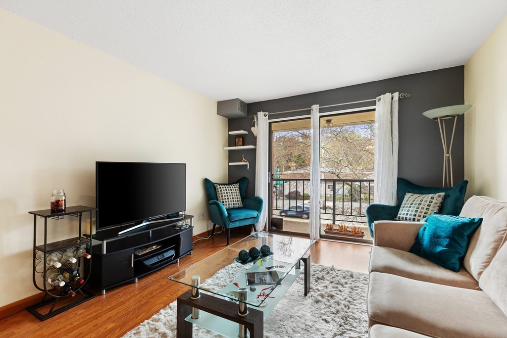 1 Greenbriar Dr 304