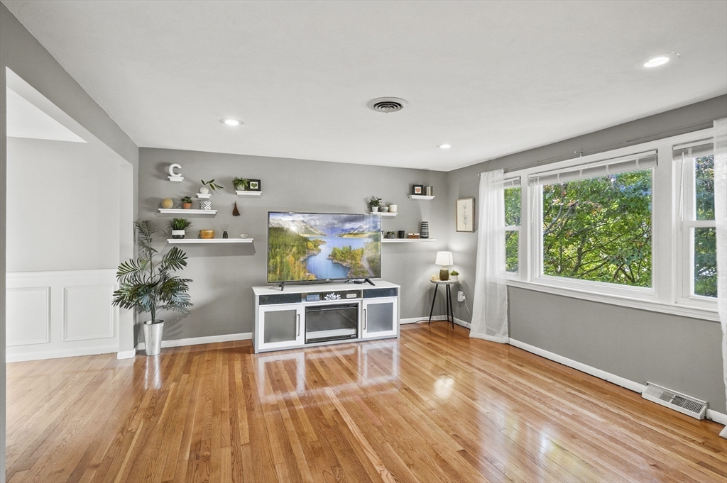 5 Hawthorne Circle