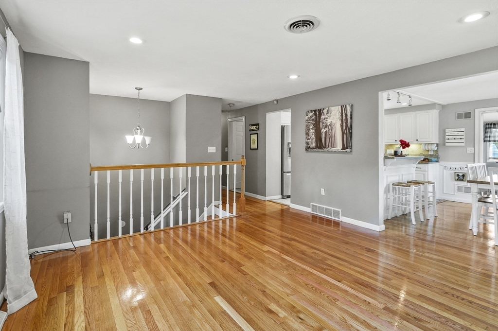 5 Hawthorne Circle