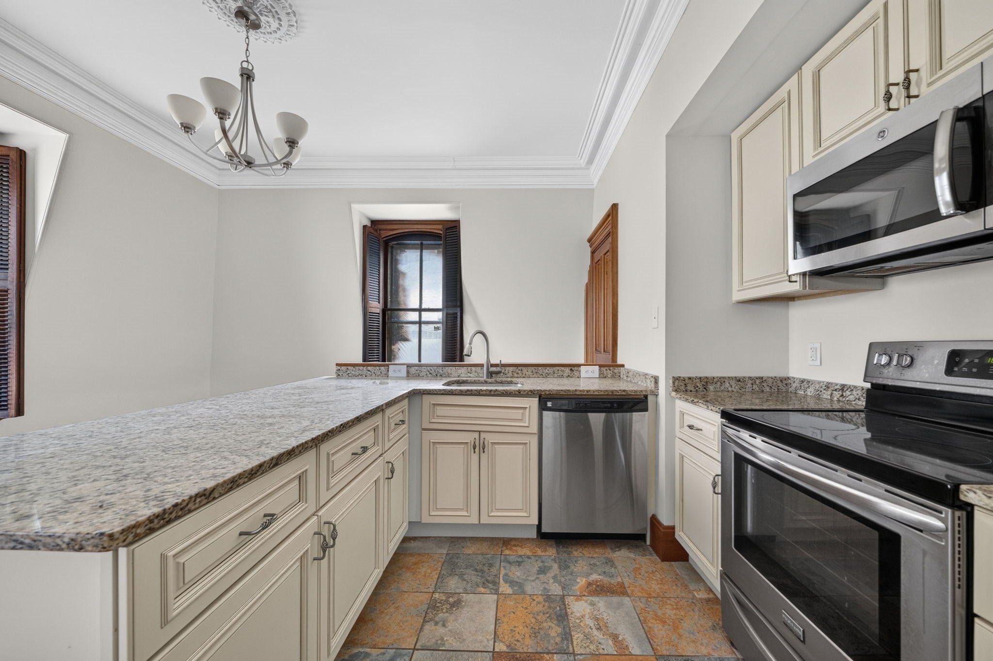 533 Locust St #7, Fall River, MA, 533 Locust St #7, Fall River, MA Photo #13
