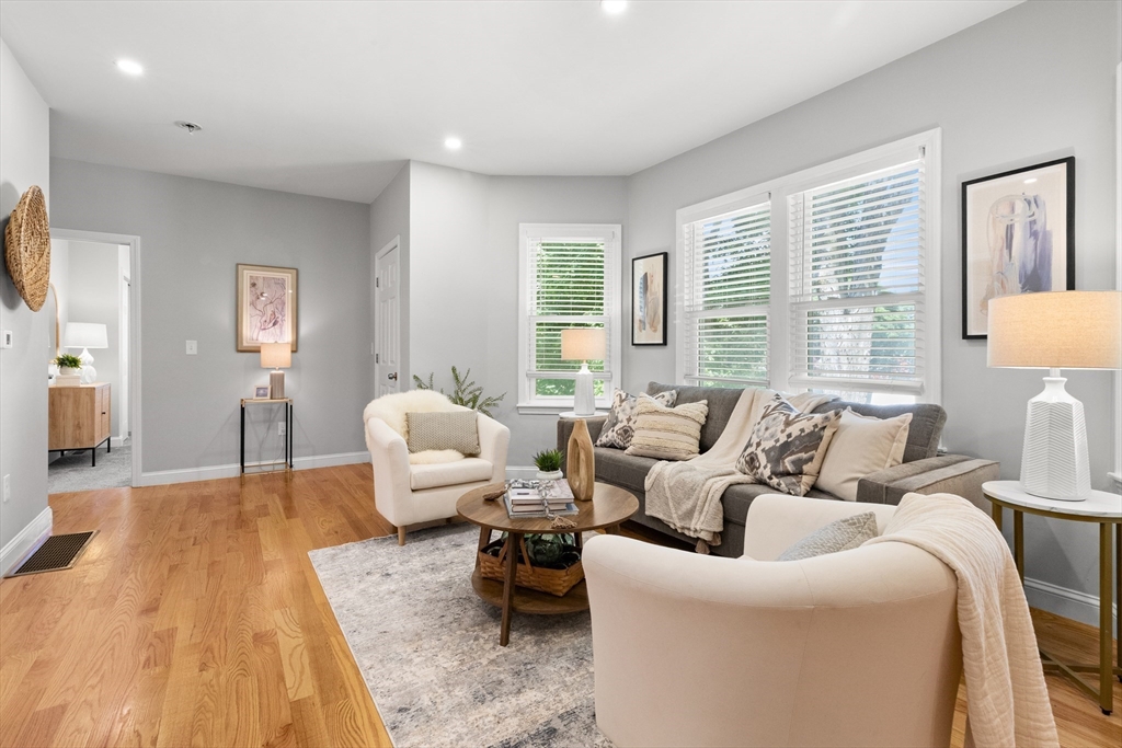 163 Elm St 1