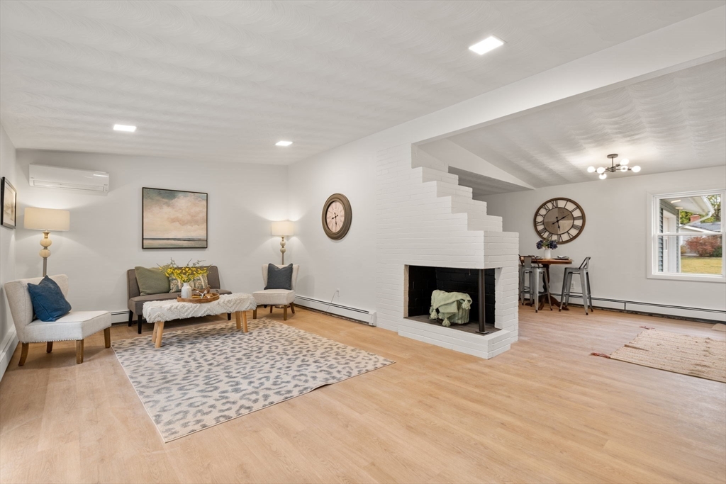 8 Clara Rd