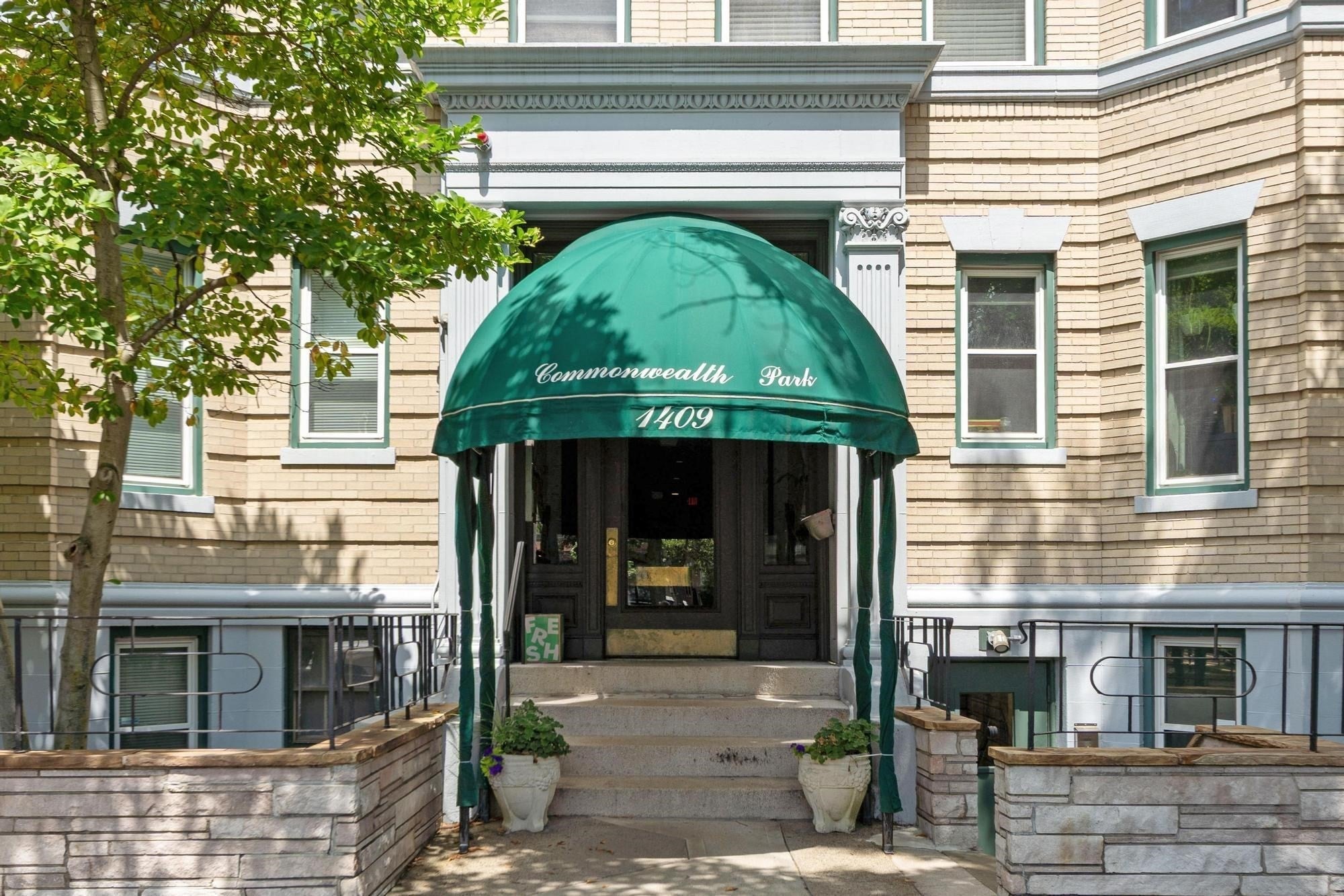1409 Commonwealth Avenue #502, Boston, MA, 1409 Commonwealth Avenue #502, Boston, MA Photo #2