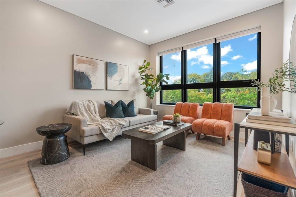 70 Leo Birmingham Parkway U504