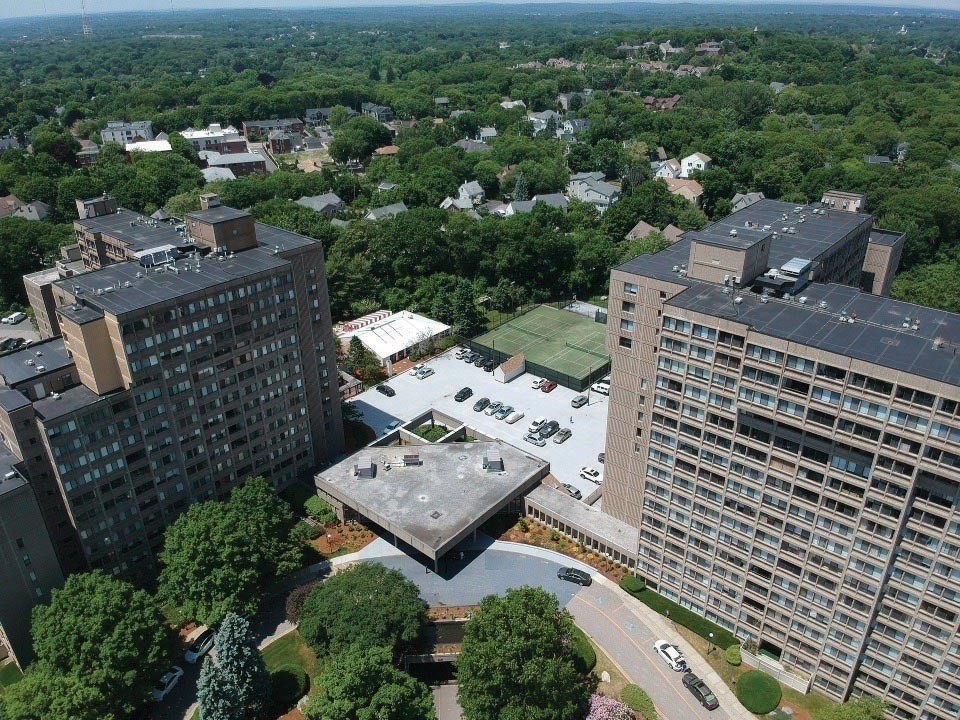 250 Hammond Pond Parkway 615N