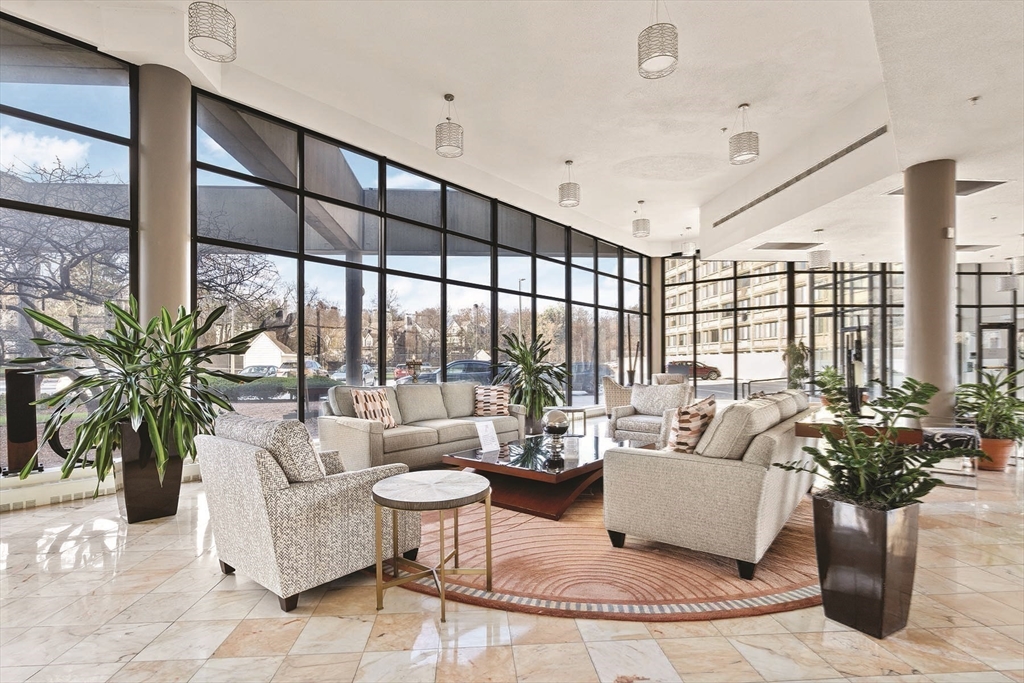 250 Hammond Pond Parkway 615N