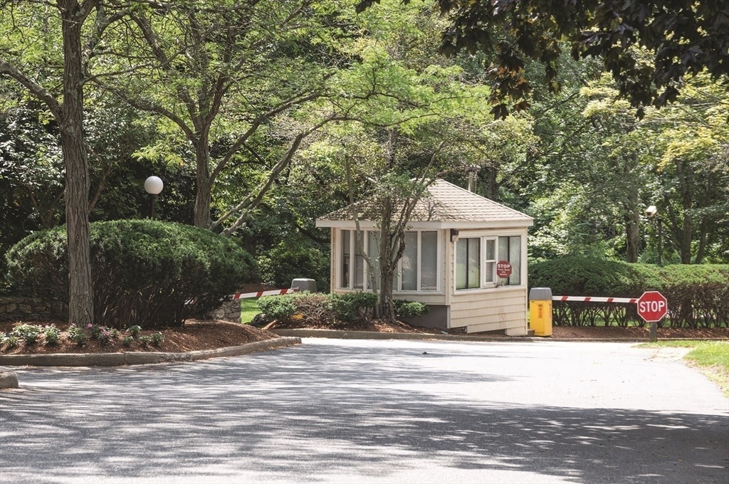 250 Hammond Pond Parkway 615N