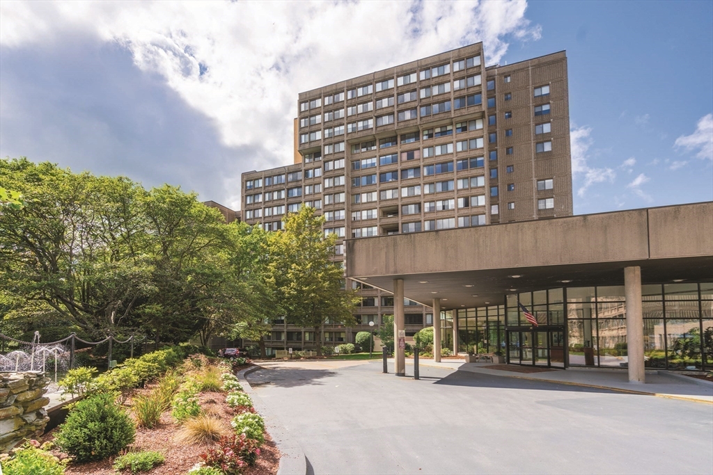 250 Hammond Pond Parkway 615N