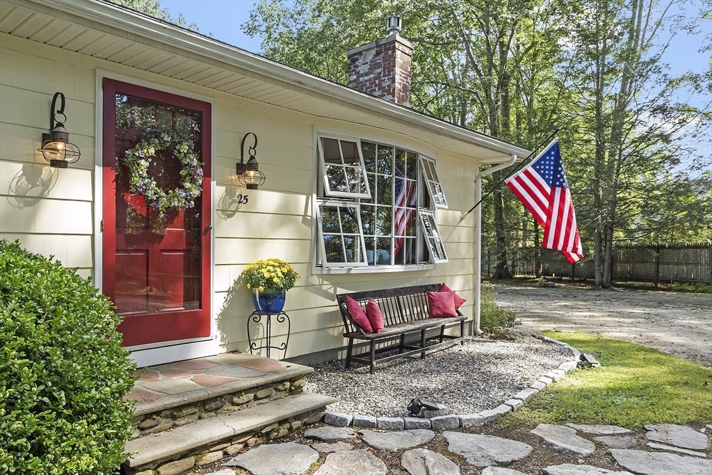 25 Old Coach Rd