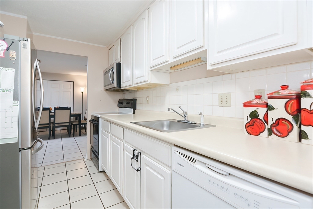 74 Springvale Ave 14