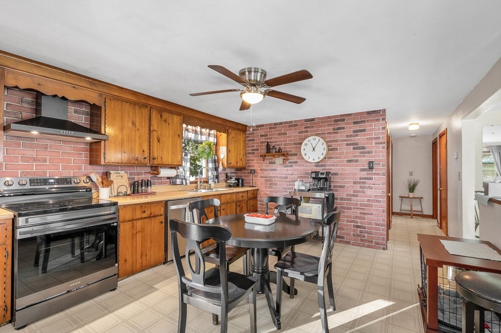 41 Alma Street, Lowell, MA, 41 Alma Street, Lowell, MA Photo #2