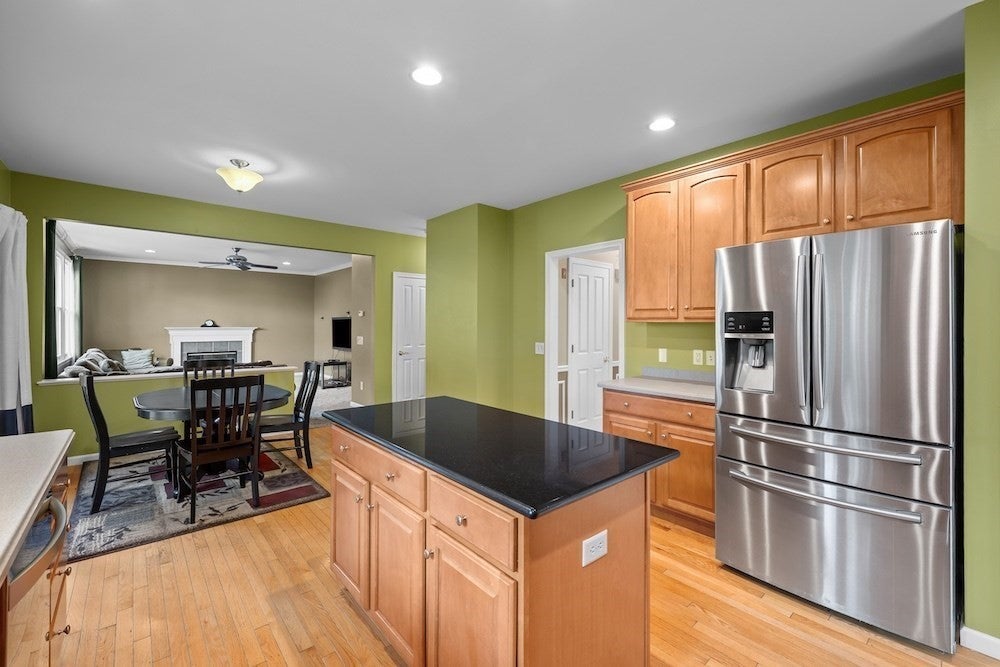 39 Aspen Ave, Grafton, MA, 39 Aspen Ave, Grafton, MA Photo #11
