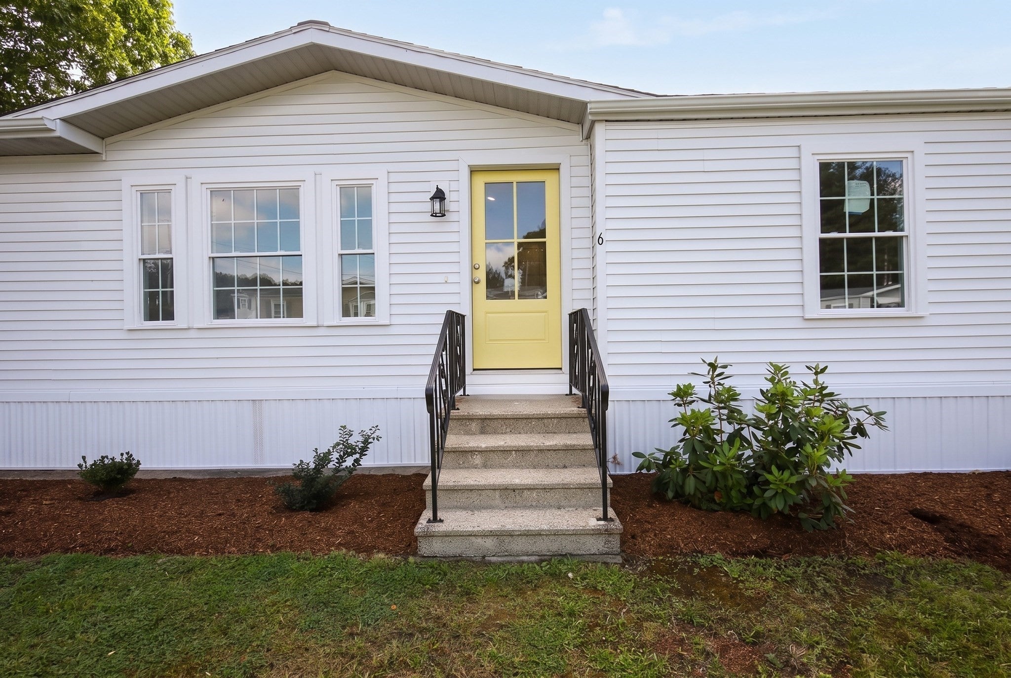 6 Emerald Pl