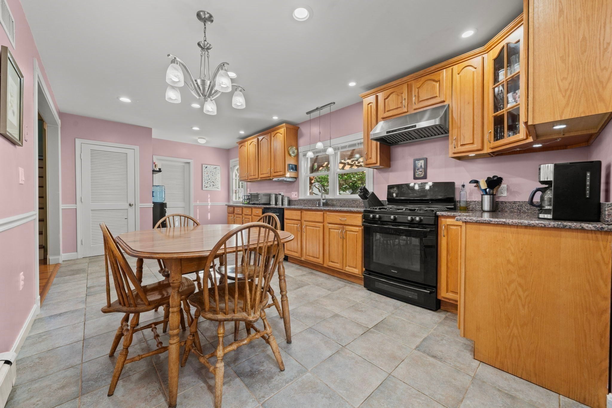 11 Pilgrim Rd, Woburn, MA, 11 Pilgrim Rd, Woburn, MA Photo #9