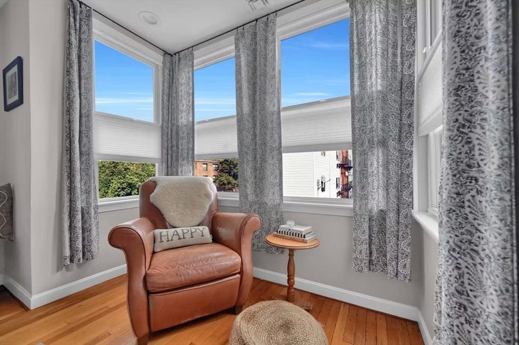 28 Monument St 2