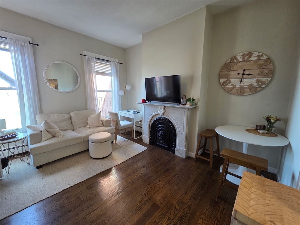 538 East Broadway