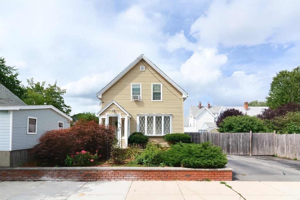 70 Tainter St 1