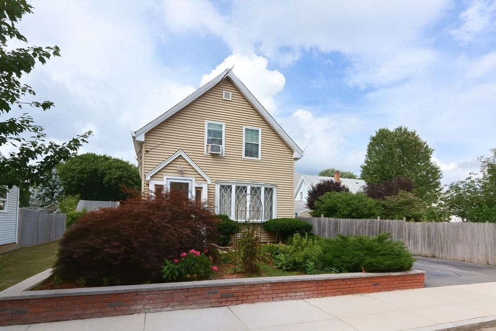 70 Tainter St 1