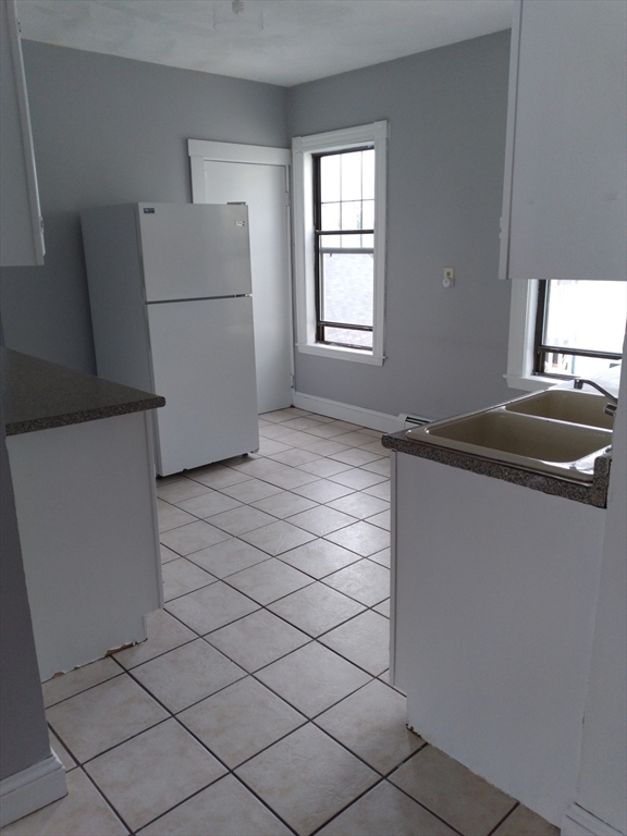 10 Norton St #3, Boston, MA Photo #9