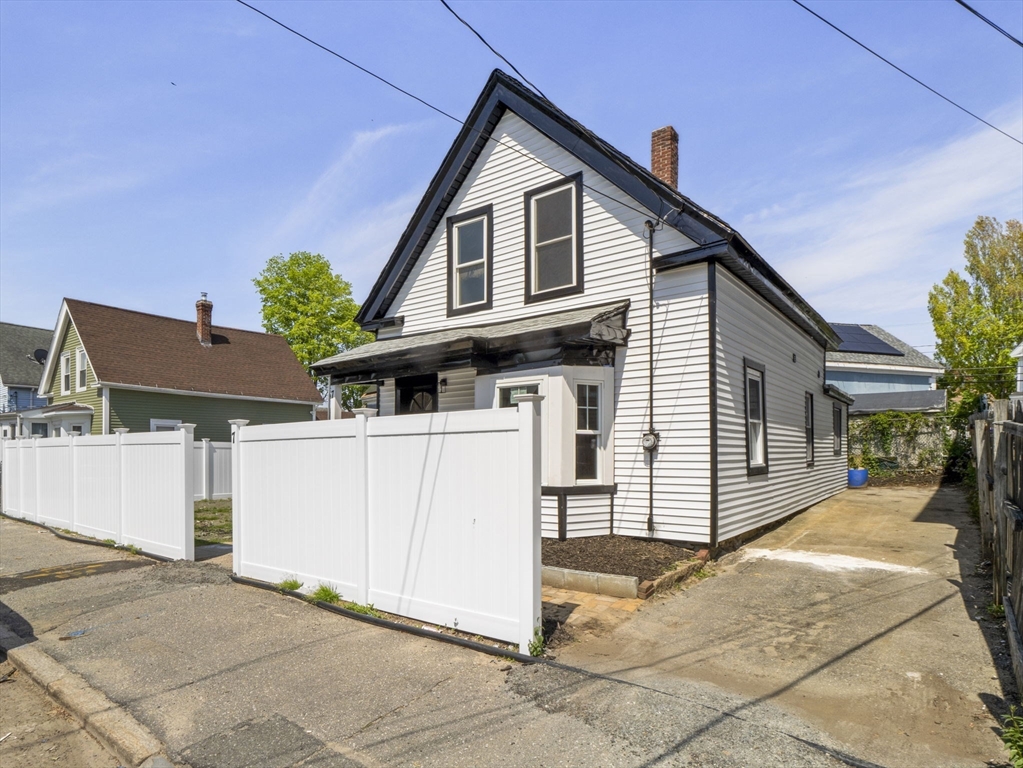 7 Annis St