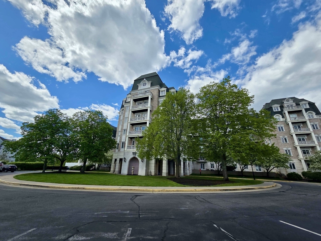 100 Marina Dr 418
