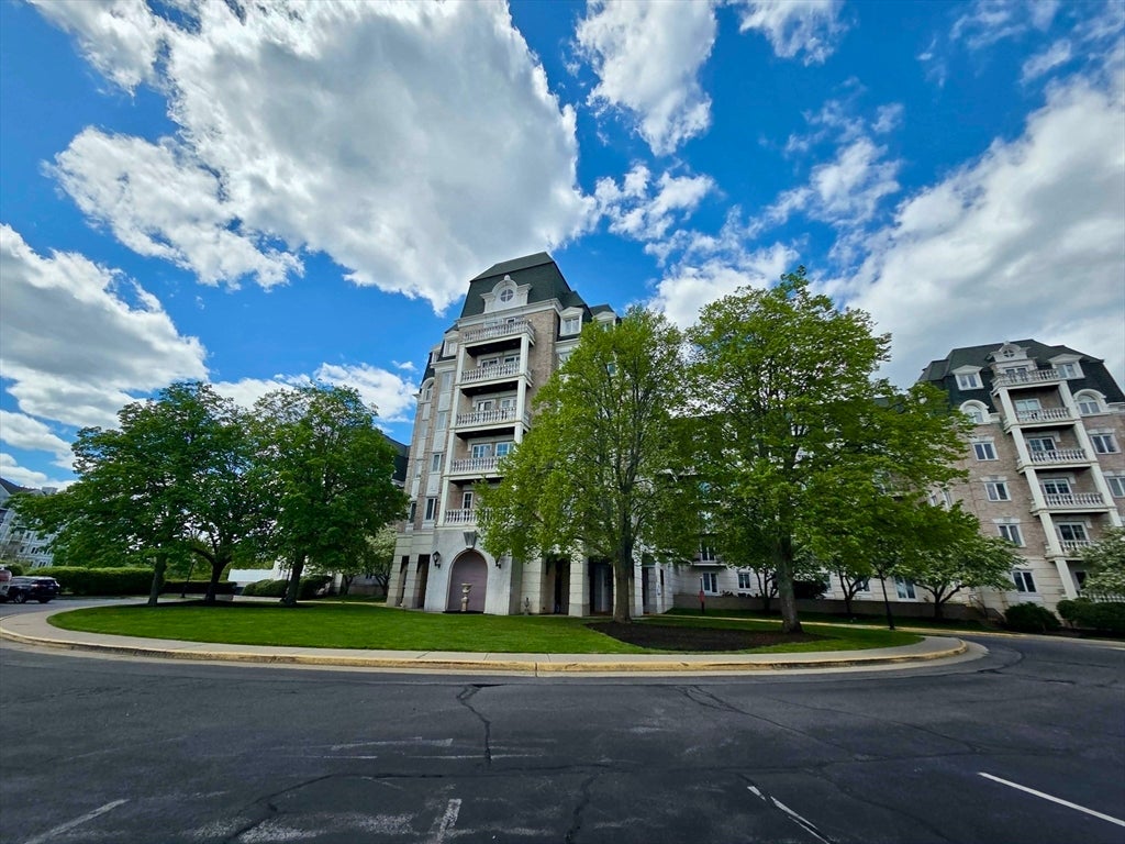100 Marina Dr 418