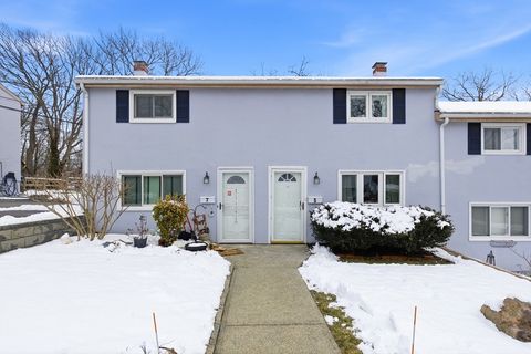 5 Lewis Farm Rd 5 Dedham MA 02026