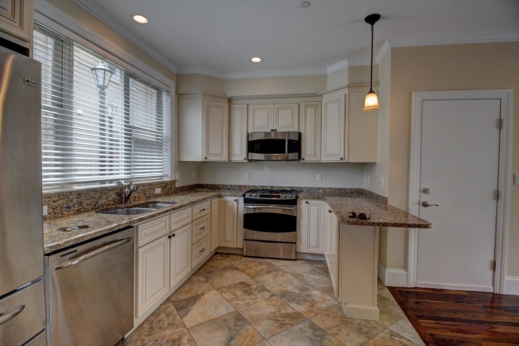 244 Adams St #2, Newton, MA, 244 Adams St #2, Newton, MA Photo #4