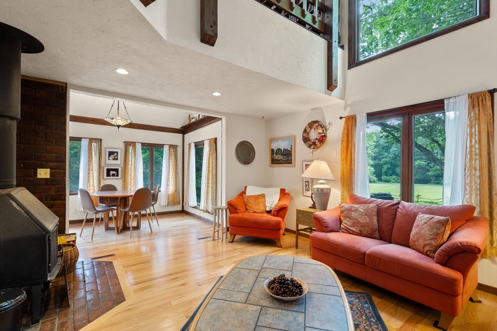7 Hilltop Ln, Framingham, MA Photo #21