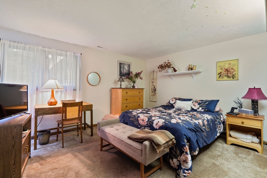 7 Hilltop Ln, Framingham, MA Photo #37