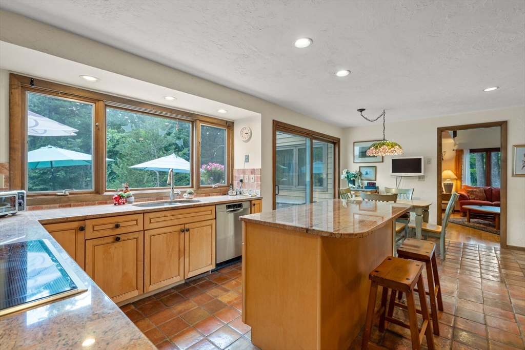 7 Hilltop Ln, Framingham, MA Photo #15