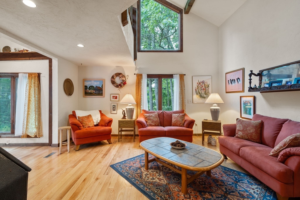 7 Hilltop Ln, Framingham, MA Photo #22