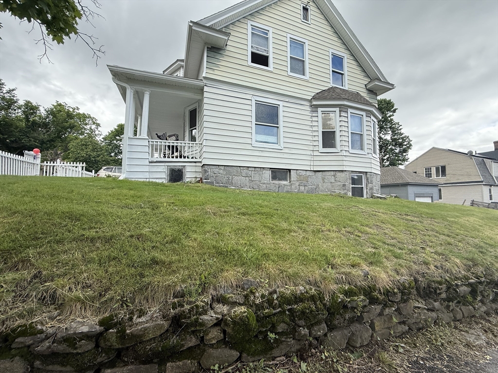 12 Stoneland Rd