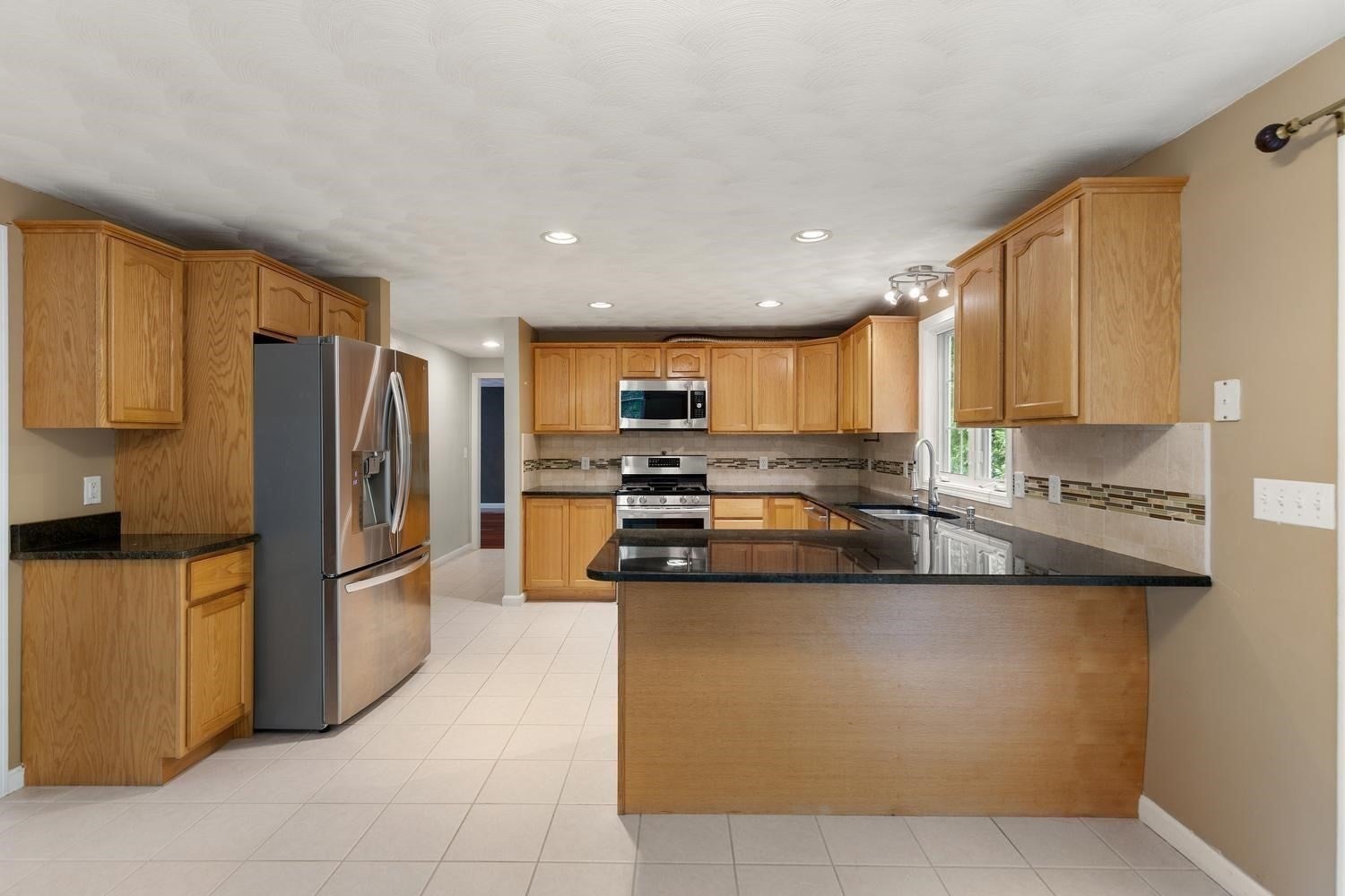 30 Lowe St, Tewksbury, MA, 30 Lowe St, Tewksbury, MA Photo #8