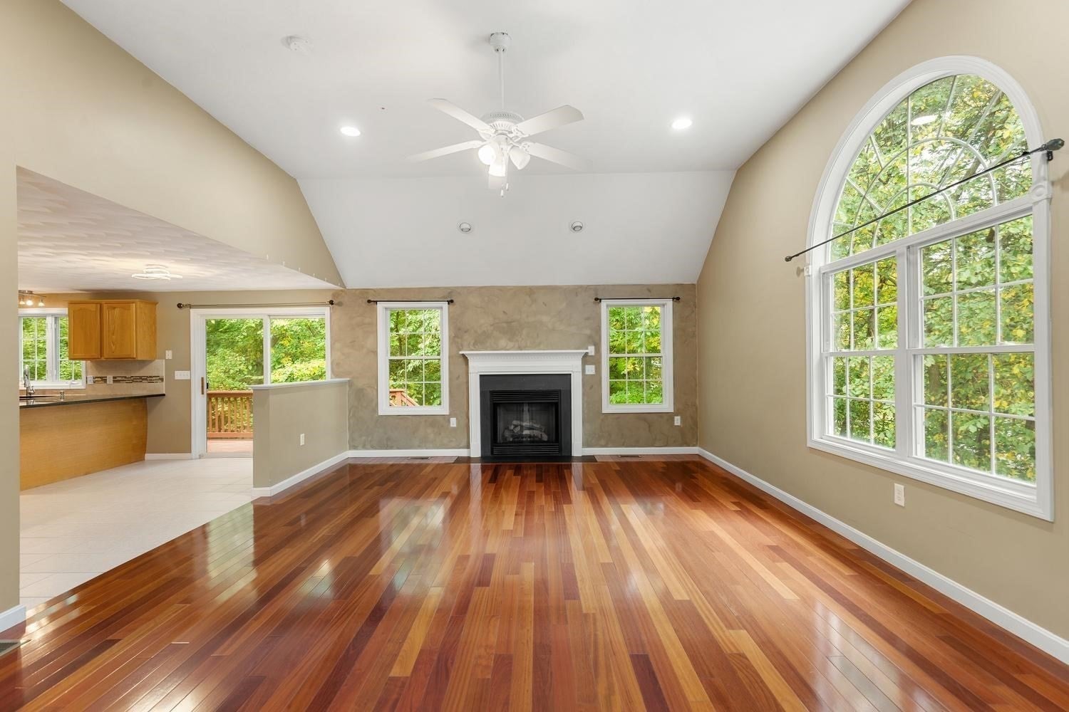 30 Lowe St, Tewksbury, MA, 30 Lowe St, Tewksbury, MA Photo #11