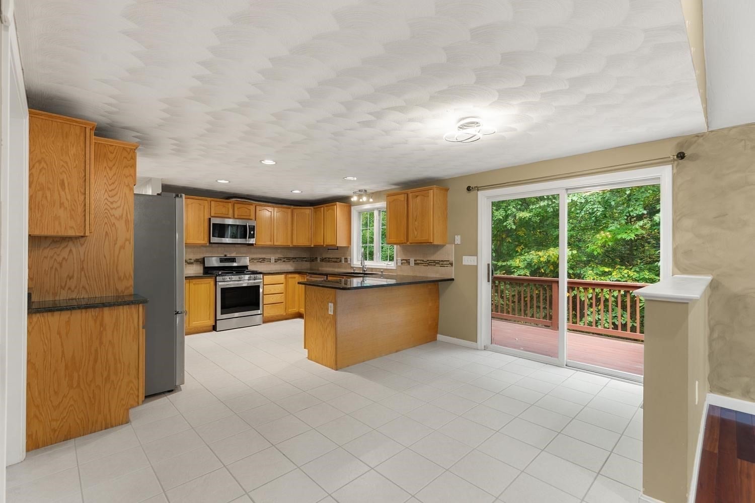 30 Lowe St, Tewksbury, MA, 30 Lowe St, Tewksbury, MA Photo #7