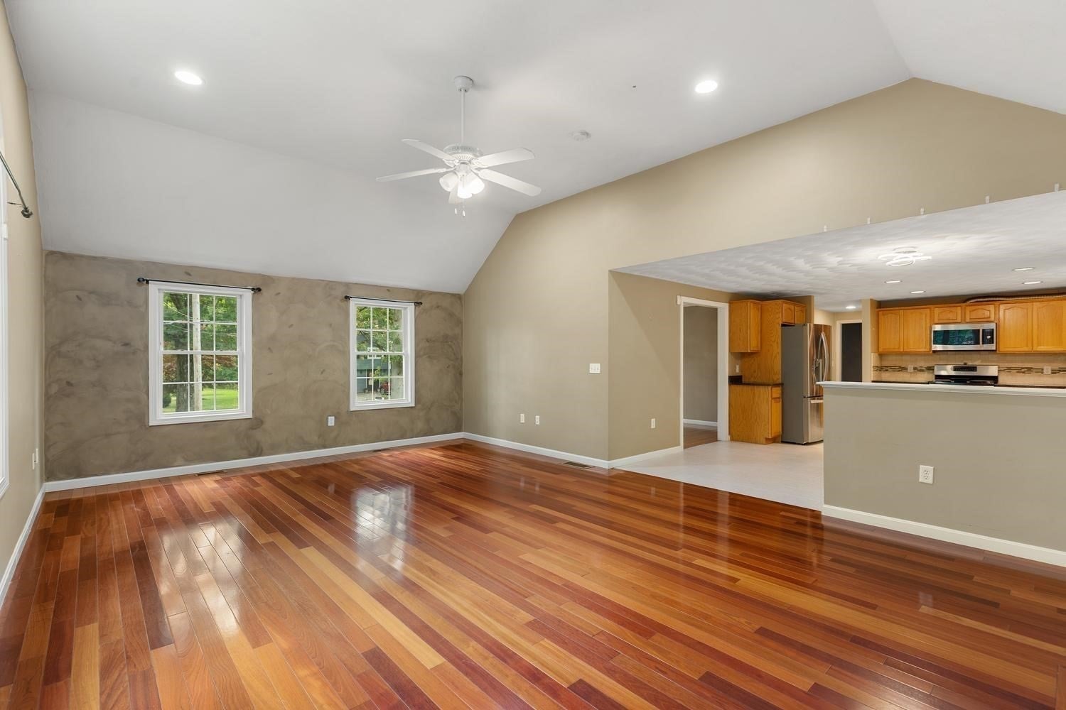 30 Lowe St, Tewksbury, MA, 30 Lowe St, Tewksbury, MA Photo #12