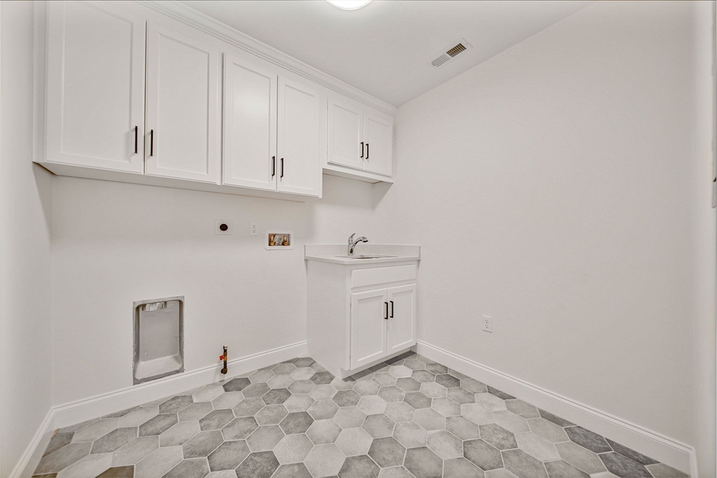 Needham, Massachusetts 02492, United States, 6 Bedrooms Bedrooms, ,7 BathroomsBathrooms,Residential,Active,130471