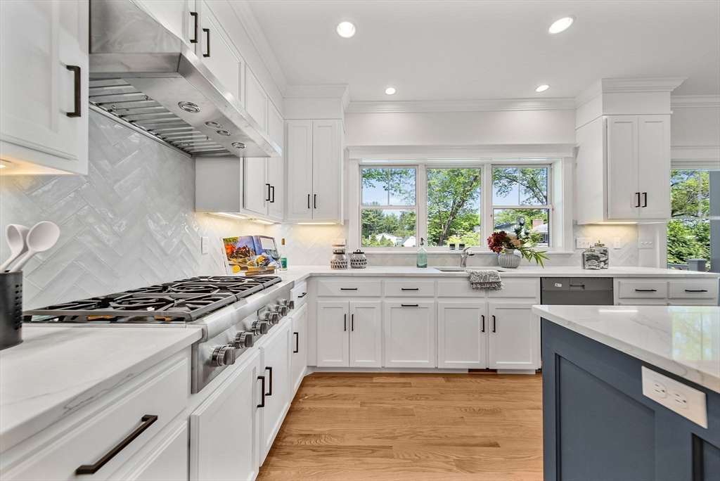 Needham, Massachusetts 02492, United States, 6 Bedrooms Bedrooms, ,7 BathroomsBathrooms,Residential,Active,130471