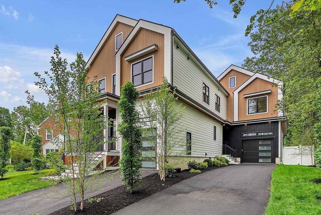 182 Hunnewell Ave 182