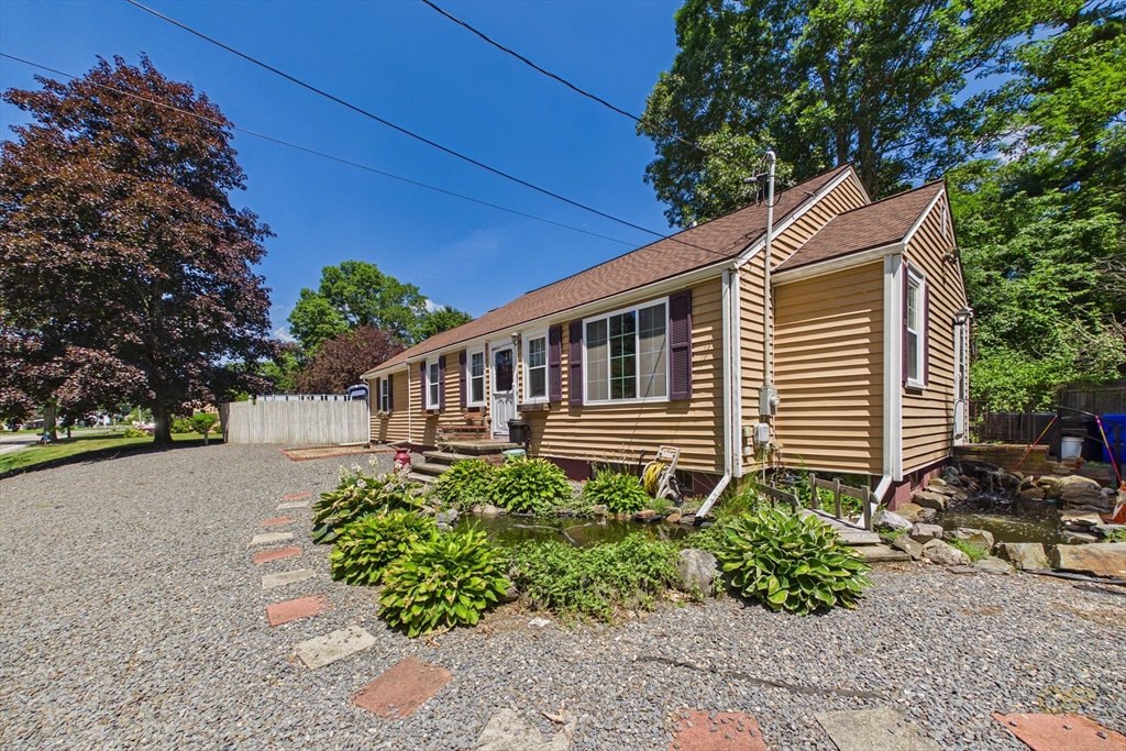 85 Alfred Lord Blvd
