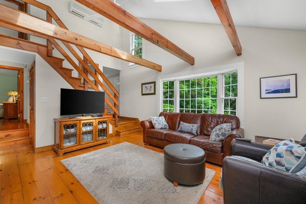 23 Portanimicut Rd