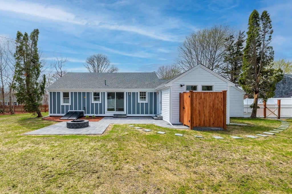 16 Carolyn Ln